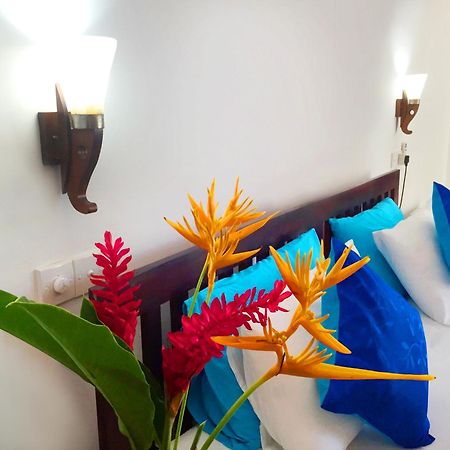Blue Sky Beach Resort ウナワトゥナ エクステリア 写真