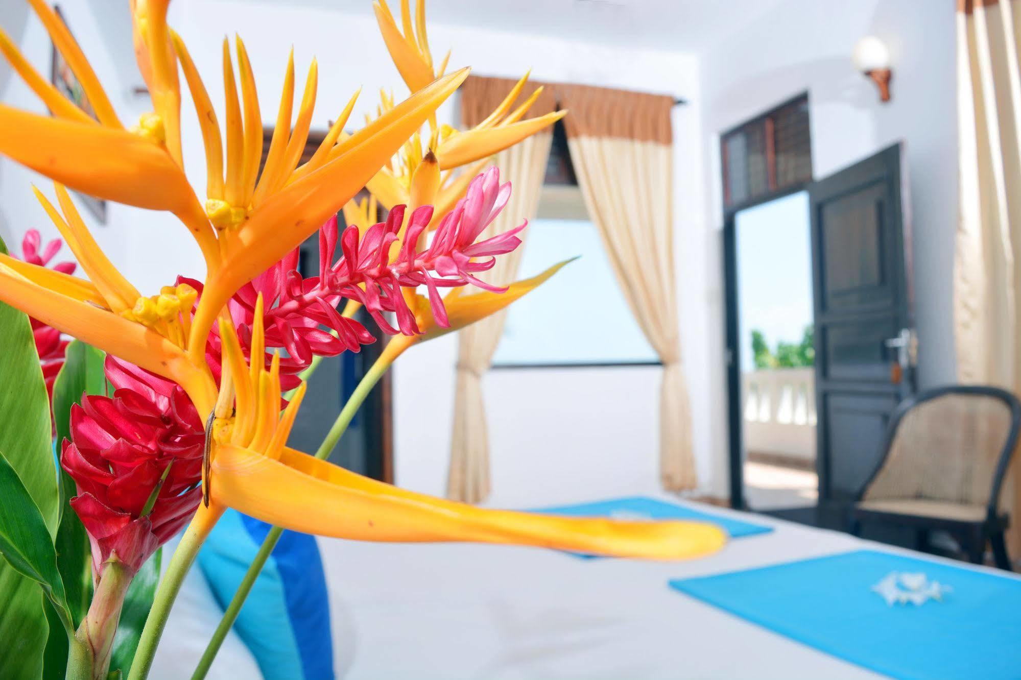Blue Sky Beach Resort ウナワトゥナ エクステリア 写真